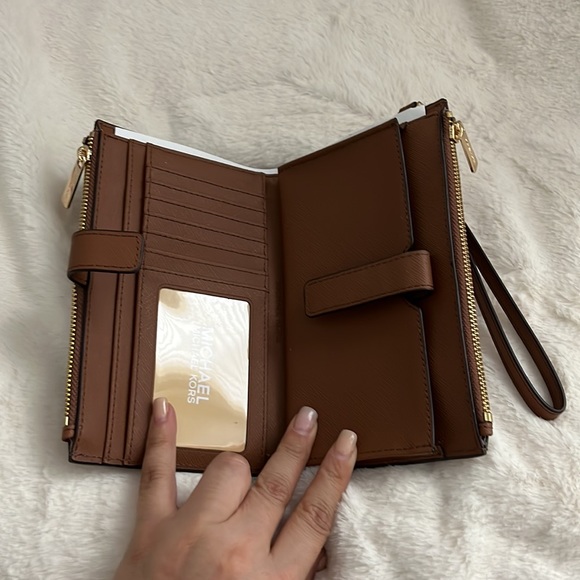 LG double zip wristlet